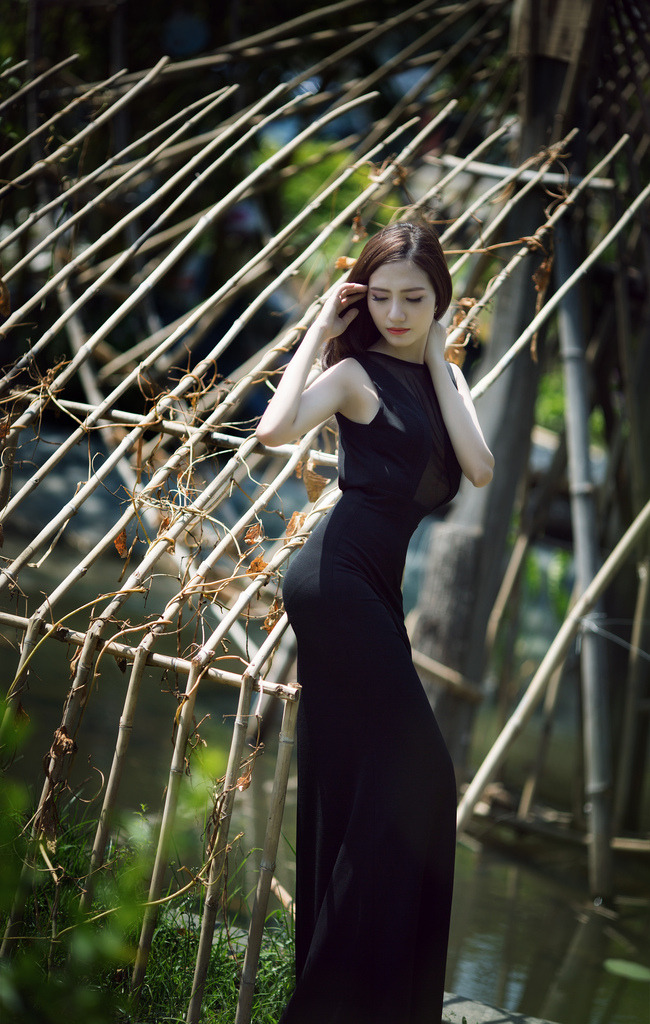 正在播放多人紧缚调教